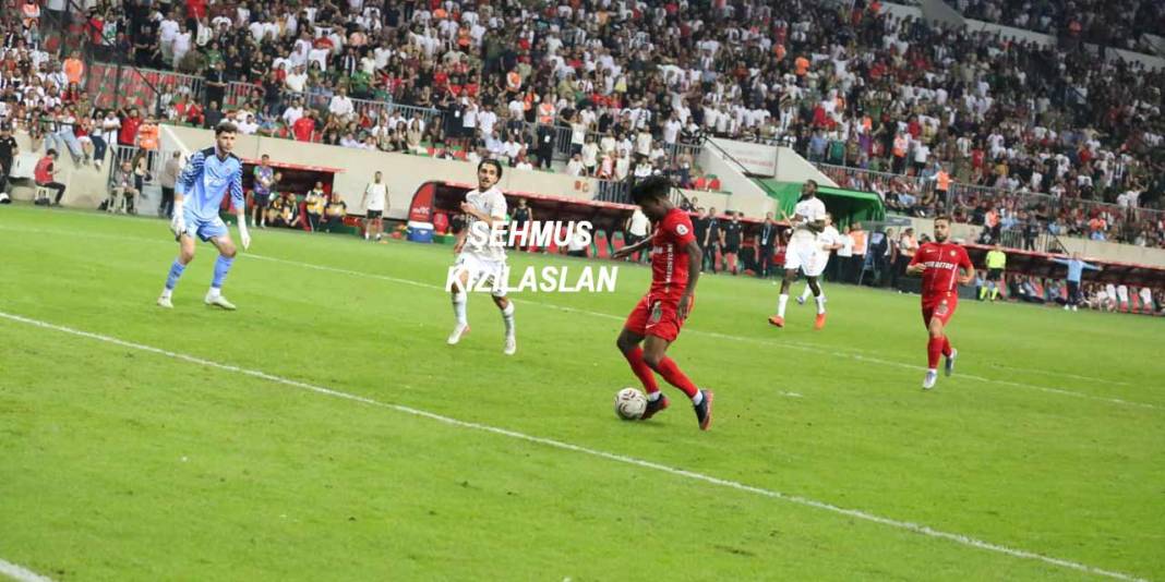 Amedspor’un 5-0’lık Başakşehir maçından kareler 1