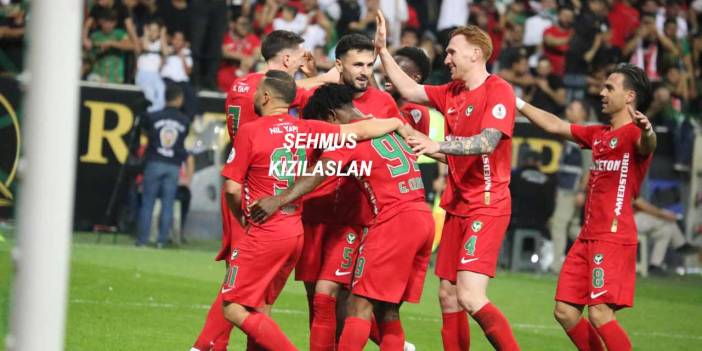 Amedspor’un 5-0’lık Başakşehir maçından kareler