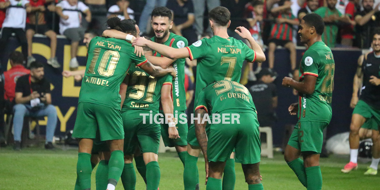 Amedspor Beşiktaş’ı 3-2 mağlup ederek Süper Lig’in yeni lideri oldu 8