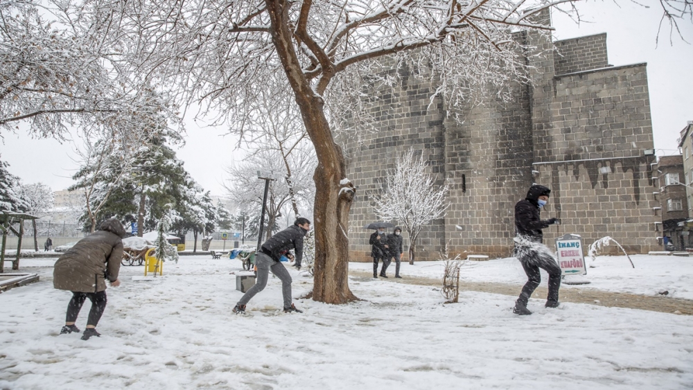 Diyarbakır'ın tarihi mekanlarında kar görüntüleri 4