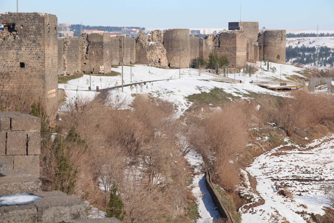 Diyarbakır’da kartpostallık kar manzaraları 16