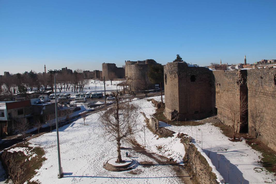 Diyarbakır’da kartpostallık kar manzaraları 17