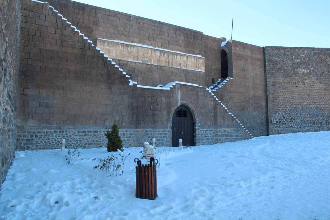 Diyarbakır’da kartpostallık kar manzaraları 19