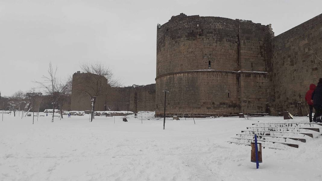 Diyarbakır’da kartpostallık kar manzaraları 22
