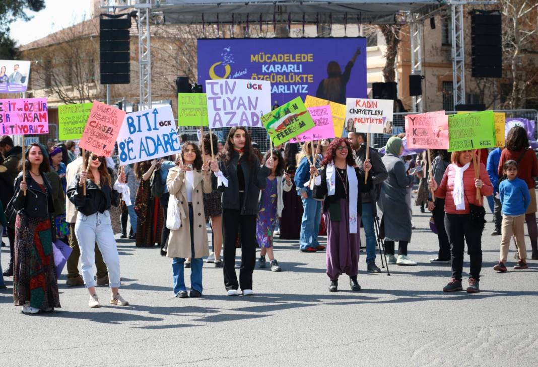 Diyarbakır mitingi ve kadın portreleri 3