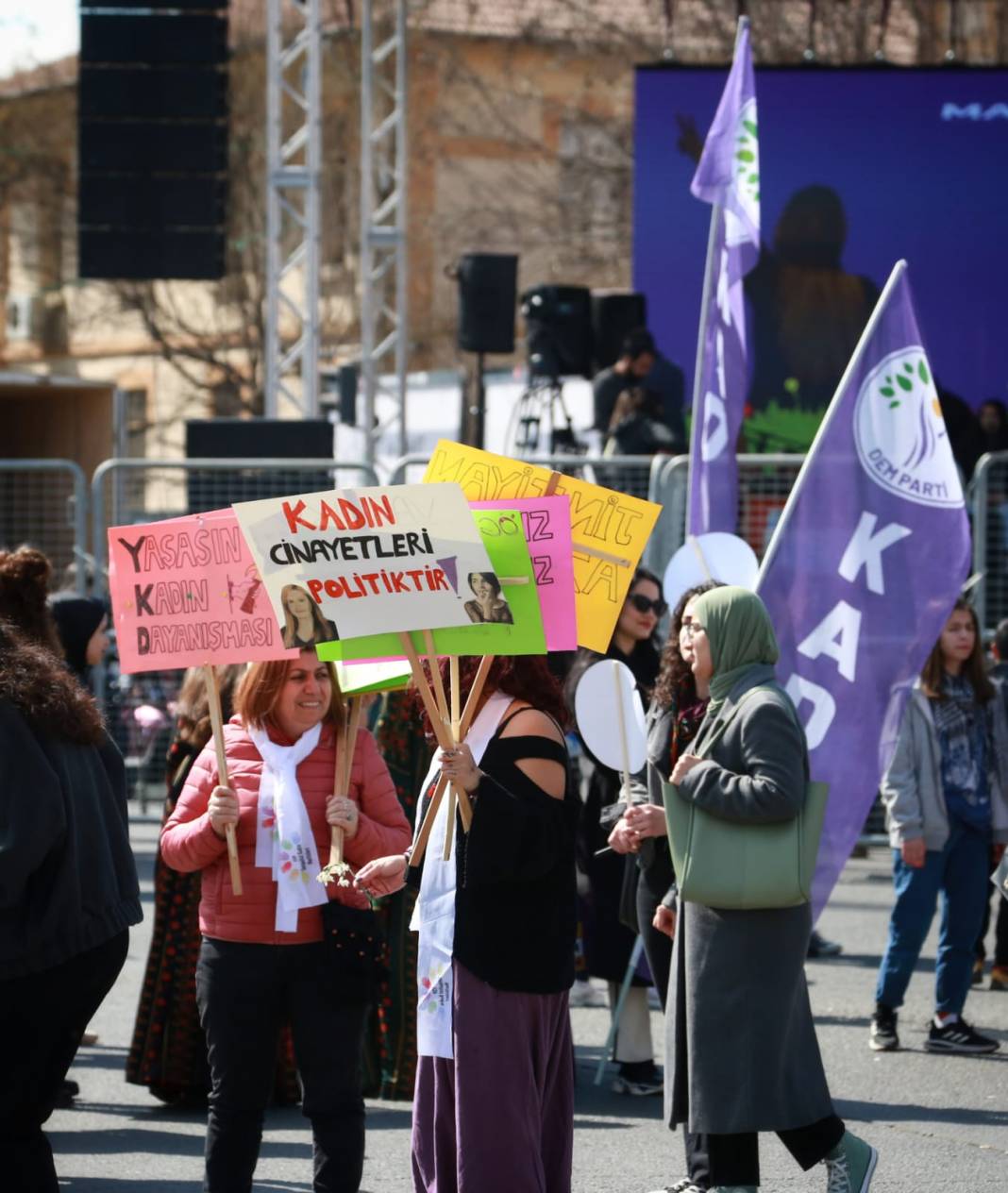 Diyarbakır mitingi ve kadın portreleri 7