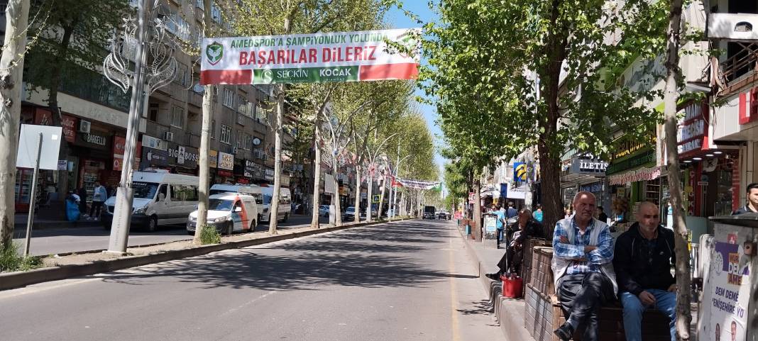 Diyarbakır, yeşil-kırmızı bayraklarla donatıldı 5