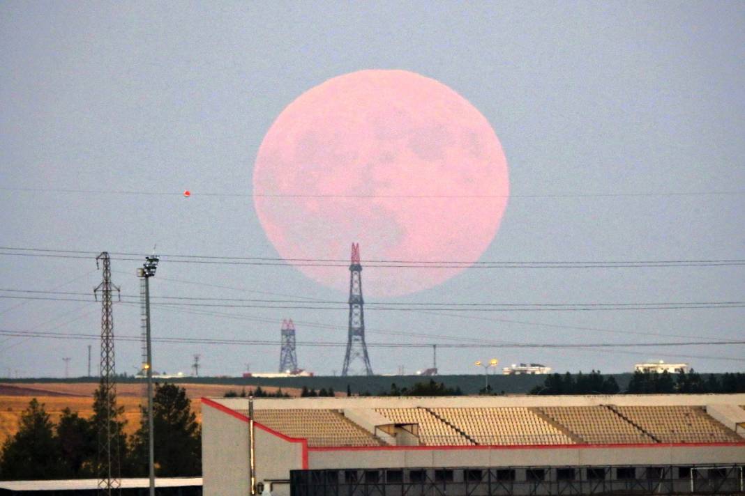 Diyarbakır’da “Kanlı Ay” gece Sur’a çıkarttı 12