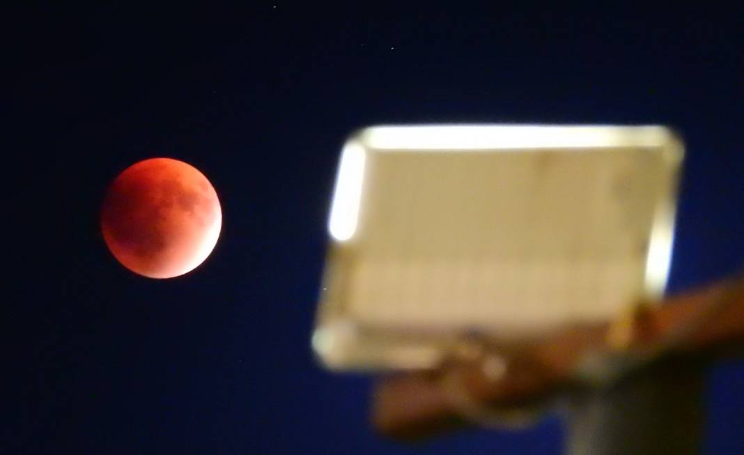 Diyarbakır’da “Kanlı Ay” gece Sur’a çıkarttı 2