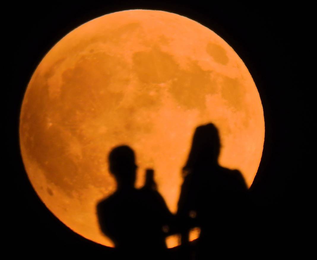 Diyarbakır’da “Kanlı Ay” gece Sur’a çıkarttı 8