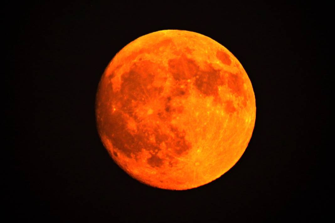 Diyarbakır’da “Kanlı Ay” gece Sur’a çıkarttı 9