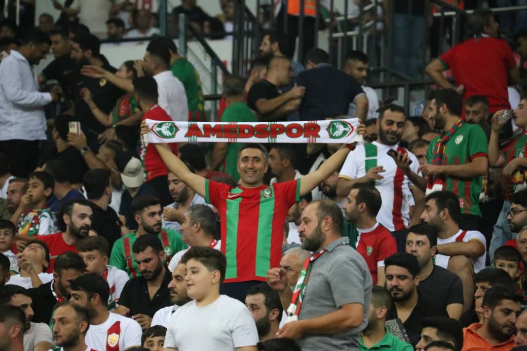 Diyarbakır’da zafer gecesi: Fotoğraflarla Amedspor-Pendikspor maçı 12