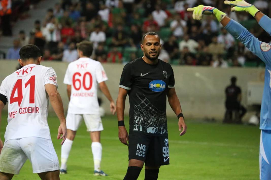 Diyarbakır’da zafer gecesi: Fotoğraflarla Amedspor-Pendikspor maçı 15
