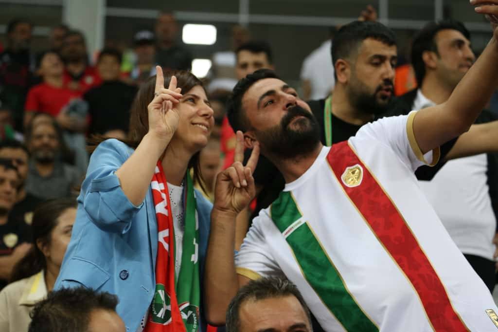 Amedspor-Sarıyer maçından renkli kareler 17