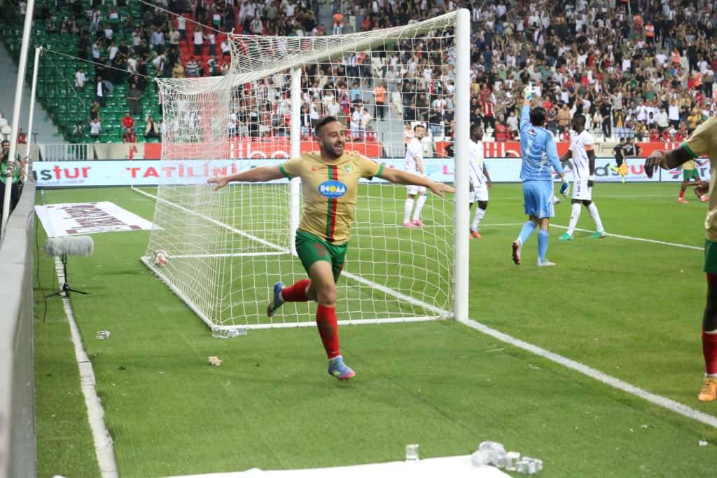 Amedspor-Sarıyer maçından renkli kareler 2