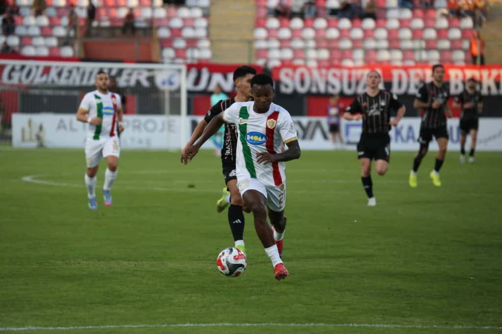 Amedspor’un Kötü Yenilgisinden Kalan Güzel Estantaneler 11