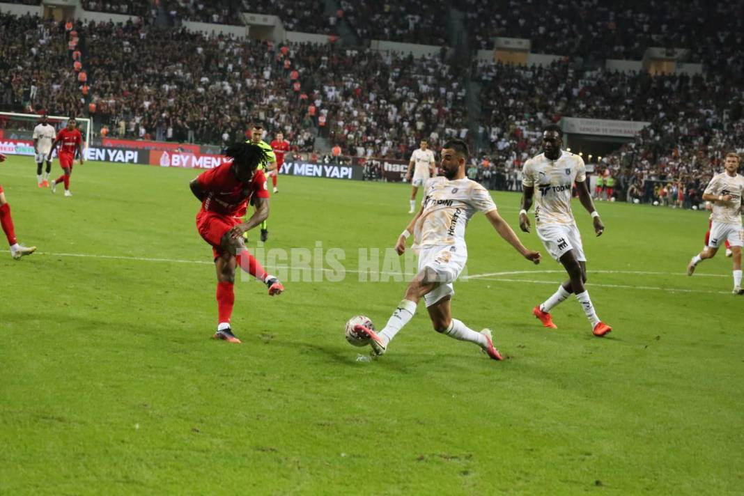 Amedspor ilk yarıyı 1-0 önde kapattı 1