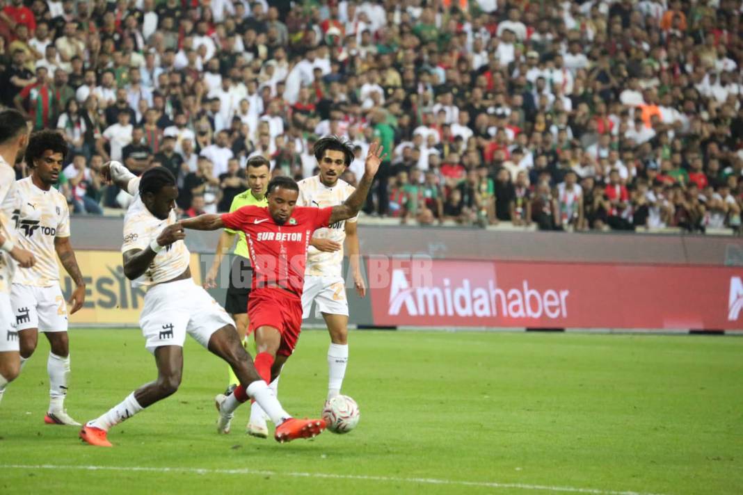 Amedspor ilk yarıyı 1-0 önde kapattı 2