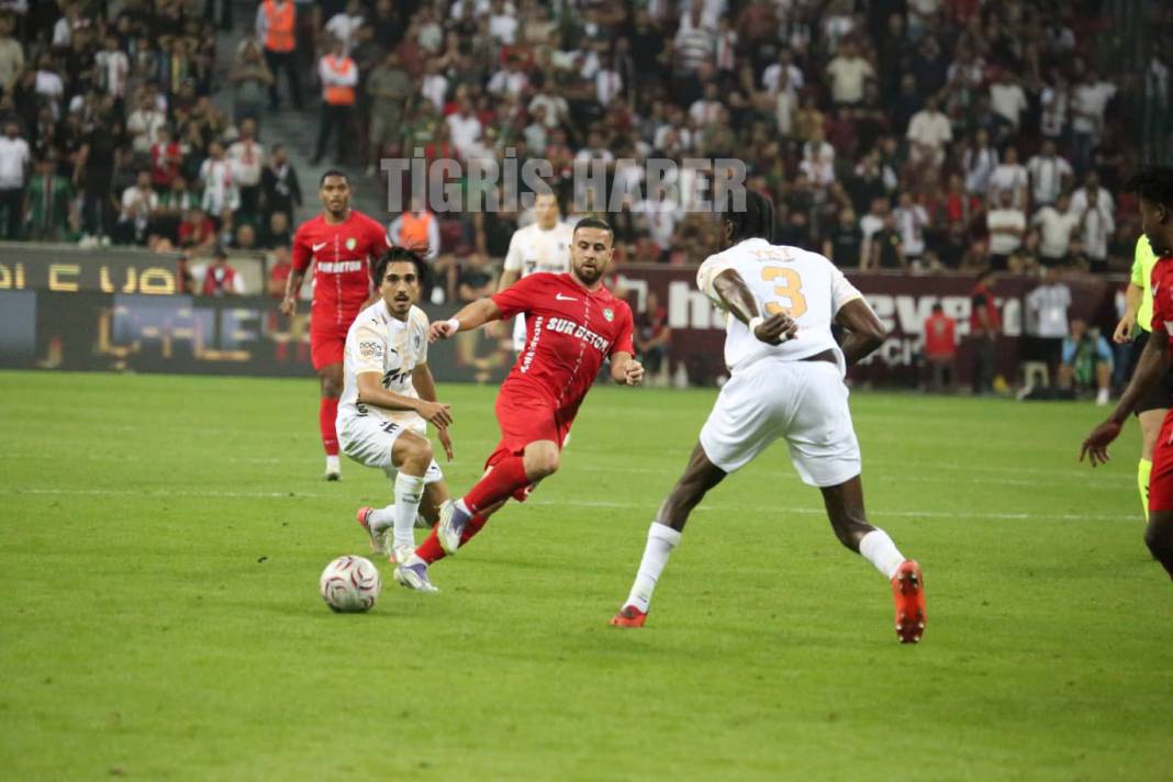 Amedspor ilk yarıyı 1-0 önde kapattı 3