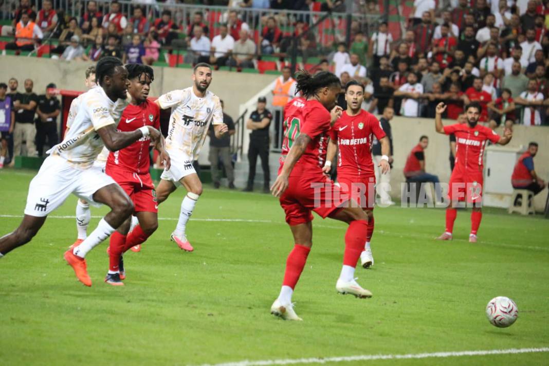Amedspor ilk yarıyı 1-0 önde kapattı 7