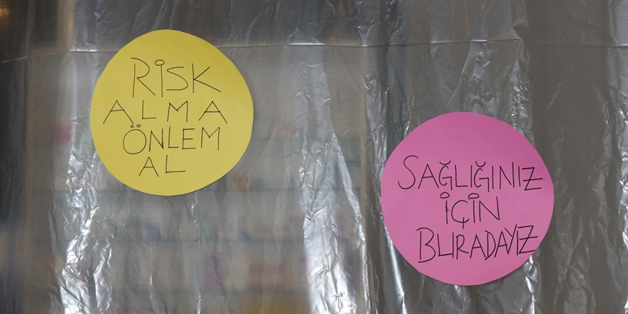 Koronavirüse karşı naylon branda!