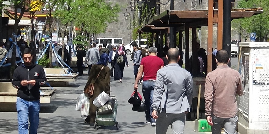 Vatandaşlar güneşli havayı görünce koronayı unutuyor!