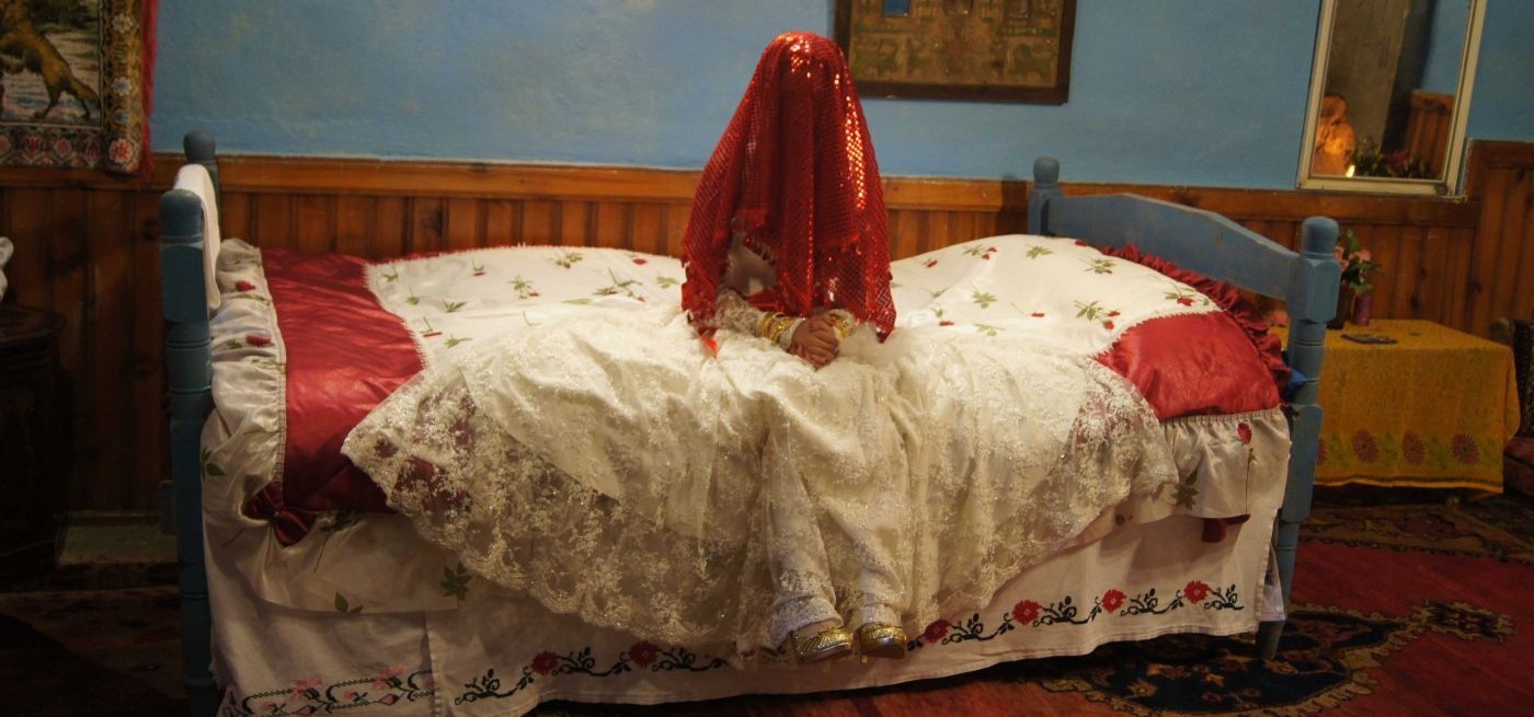 Diyarbakırlı çocuk gelin 3 çocuğuyla birlikte eşinin yolunu gözlüyor