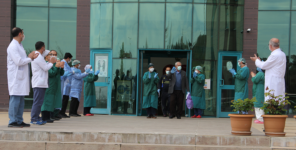 Diyarbakır'da 12 hasta daha taburcu edildi