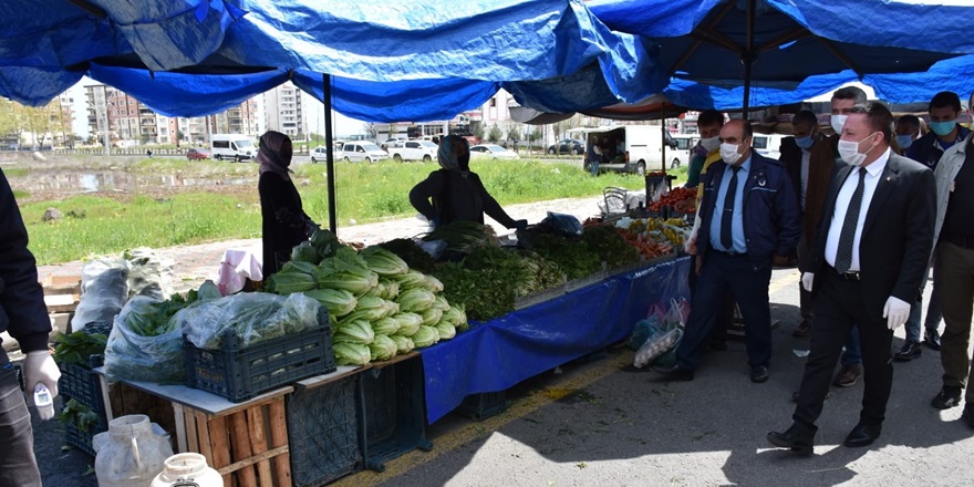 Beyoğlu, kadın semt pazarında denetimlerde bulundu