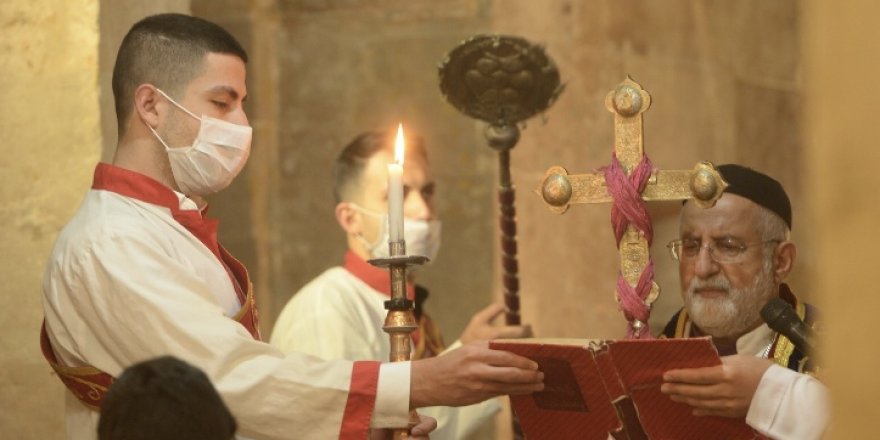 Mardin'de Paskalya ayini: Salgın bitsin diye dua ediyoruz