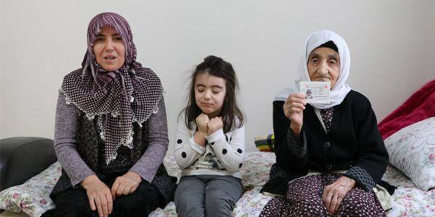 Urfa'nın asırlık çınarları yaşadıklarını anlattı