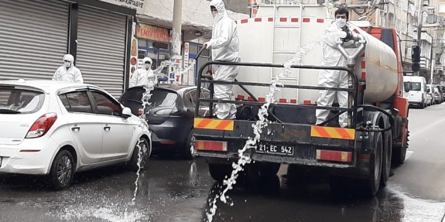 Kısıtlama günlerinde dezenfekte çalışmaları sürüyor
