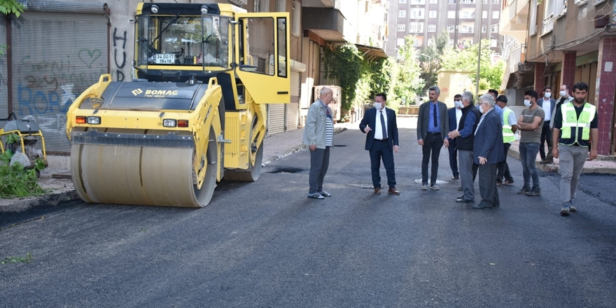 Mahallenin asfalt sorunu çözüldü