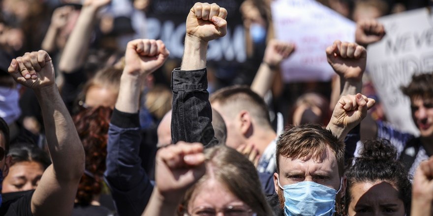 Almanya’da ırkçılık karşıtı protesto