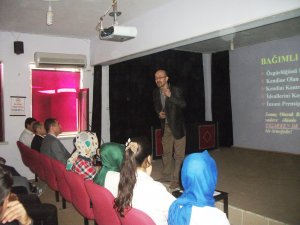 Lise öğrencilerine uyuşturucu semineri verildi