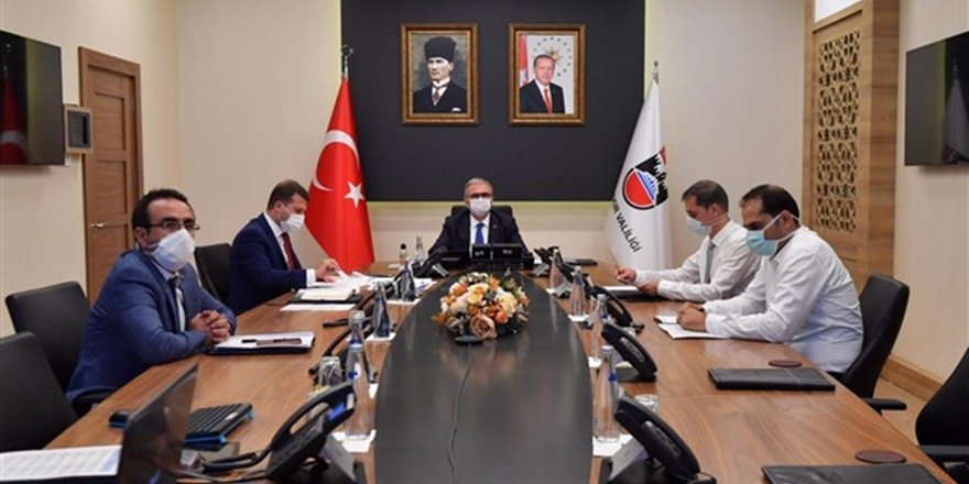 Vali Karaloğlu, Kaymakamlar ve Sağlık Müdürleriyle görüştü