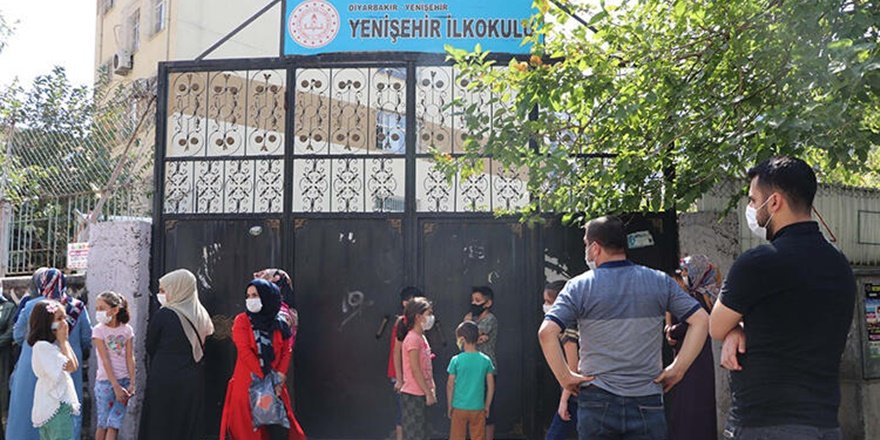 Diyarbakır’da 217 okulda yüz yüze eğitim kararı