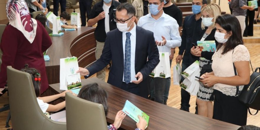 Kaymakam Koç çocuk yazarları kabul etti