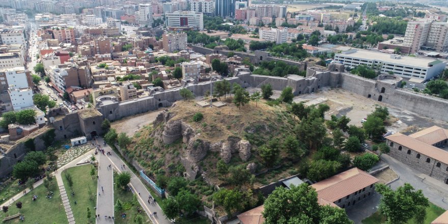 'Diyarbakır'ın Kalbi'nde 1800 yıllık kalorifer sistemi bulundu