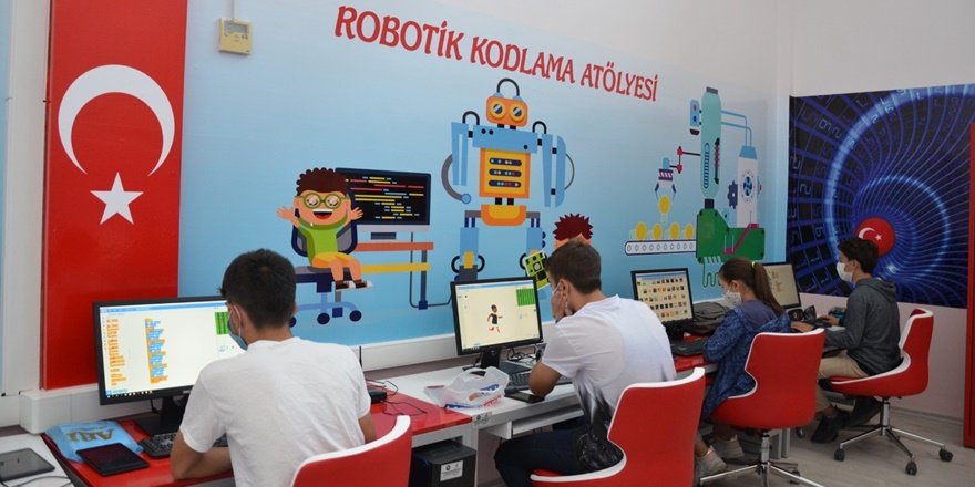 Robotik kodlama atölyeleri çocukları bilişim dünyasına hazırlıyor