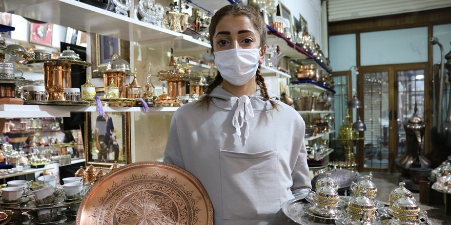 VİDEO - Türkiye’nin tek kadın kalaycısı Diyarbakır'da