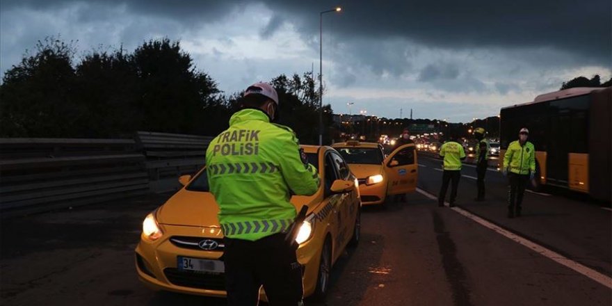 Koronavirüs tedbirlerine uymayan 4 bin 922 kişiye ceza