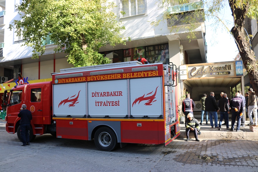 Elektrik panosunda çıkan yangın paniğe neden oldu