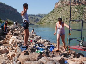 Güneydoğu’nun yüzme mevsimi  Kral kızı barajında başladı