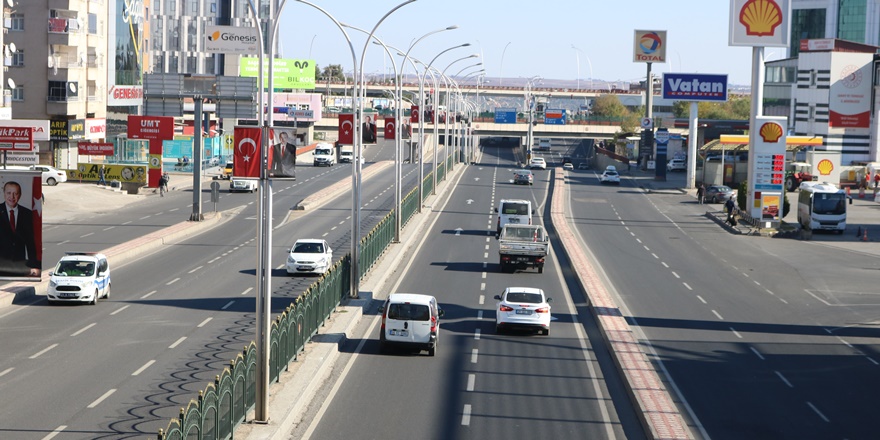 Kısıtlama bitti, trafik yoğunlaştı