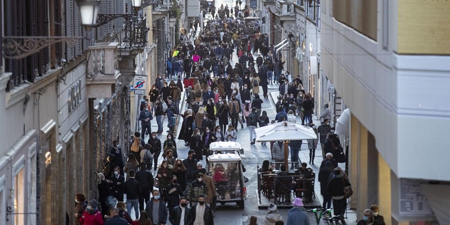 İtalya’da aktif Covid-19 vaka sayısı 800 bini aştı