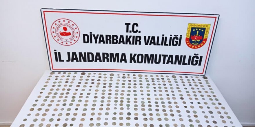 Diyarbakır'da Roma dönemine ait 416 gümüş sikke ele geçirildi
