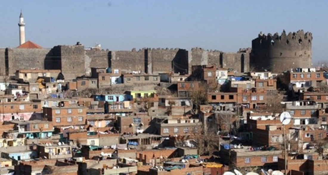 Diyarbakır sokağa çıkma kısıtlamasına uydu