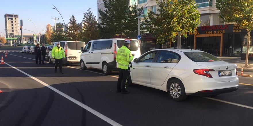 Diyarbakır'da denetimler devam ediyor