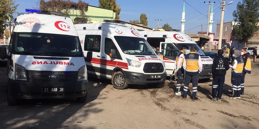 Diyarbakır'da kısıtlama saatinde ev baskını: 20 yaralı